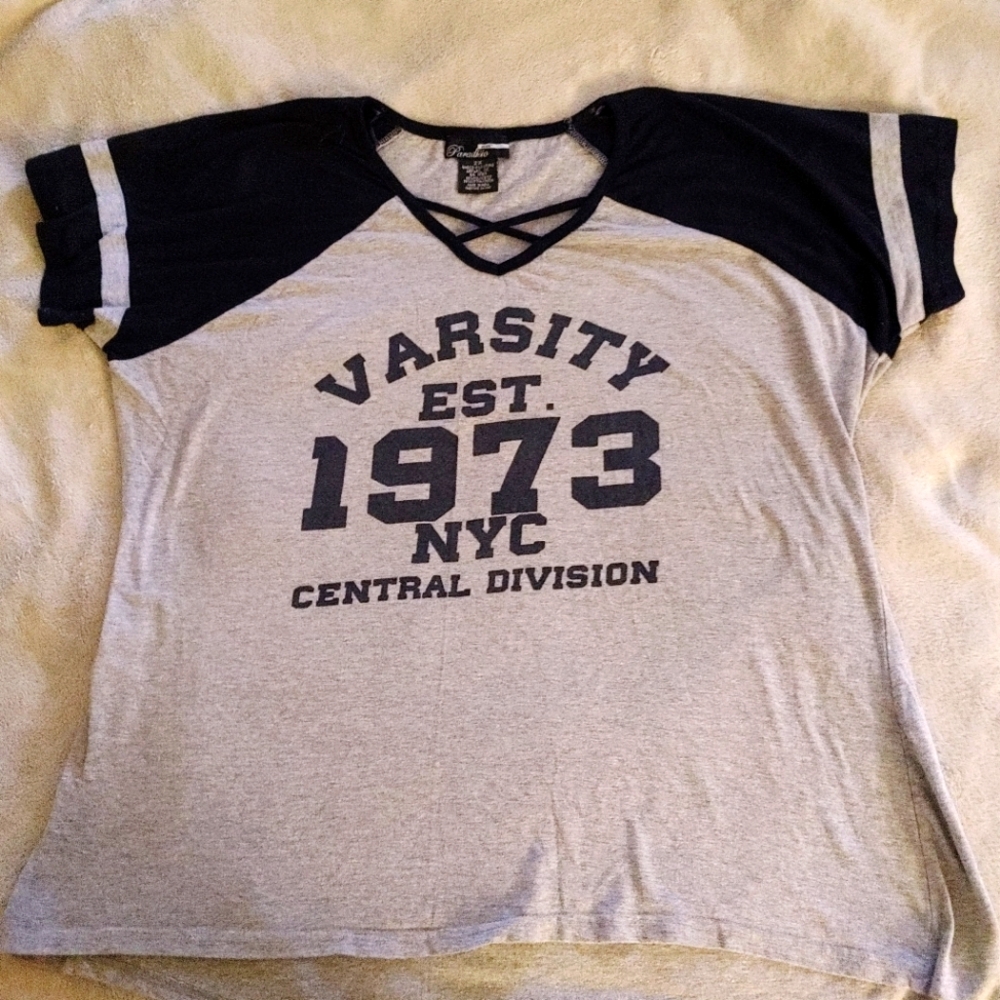 BOGO🌺Paradisio Varsity T-Shirt Size 2X
